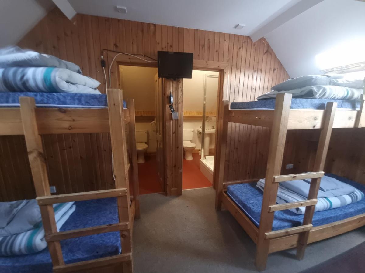 Blackwater Hostel Кинлохлевън Екстериор снимка